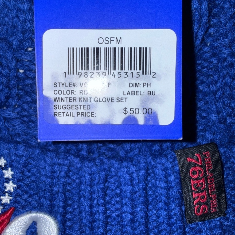 NWT Philadelphia 76ers Blue and Black Touchscreen Glove and Beanie Winter Set - Picture 2 of 6